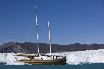 Schooner LA LOUISE sailing on west coast of Greenland.