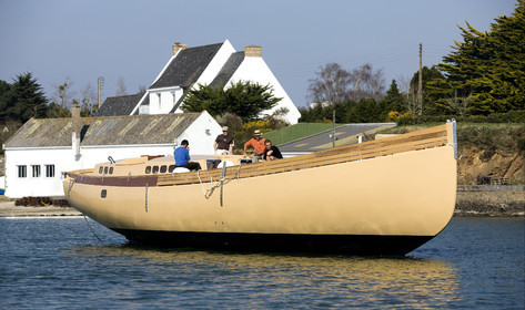 Launch of Thierry Dubois (FRA) new schooner LA LOUISE