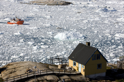 Schooner LA LOUISE sailing on west coast of Greenland.