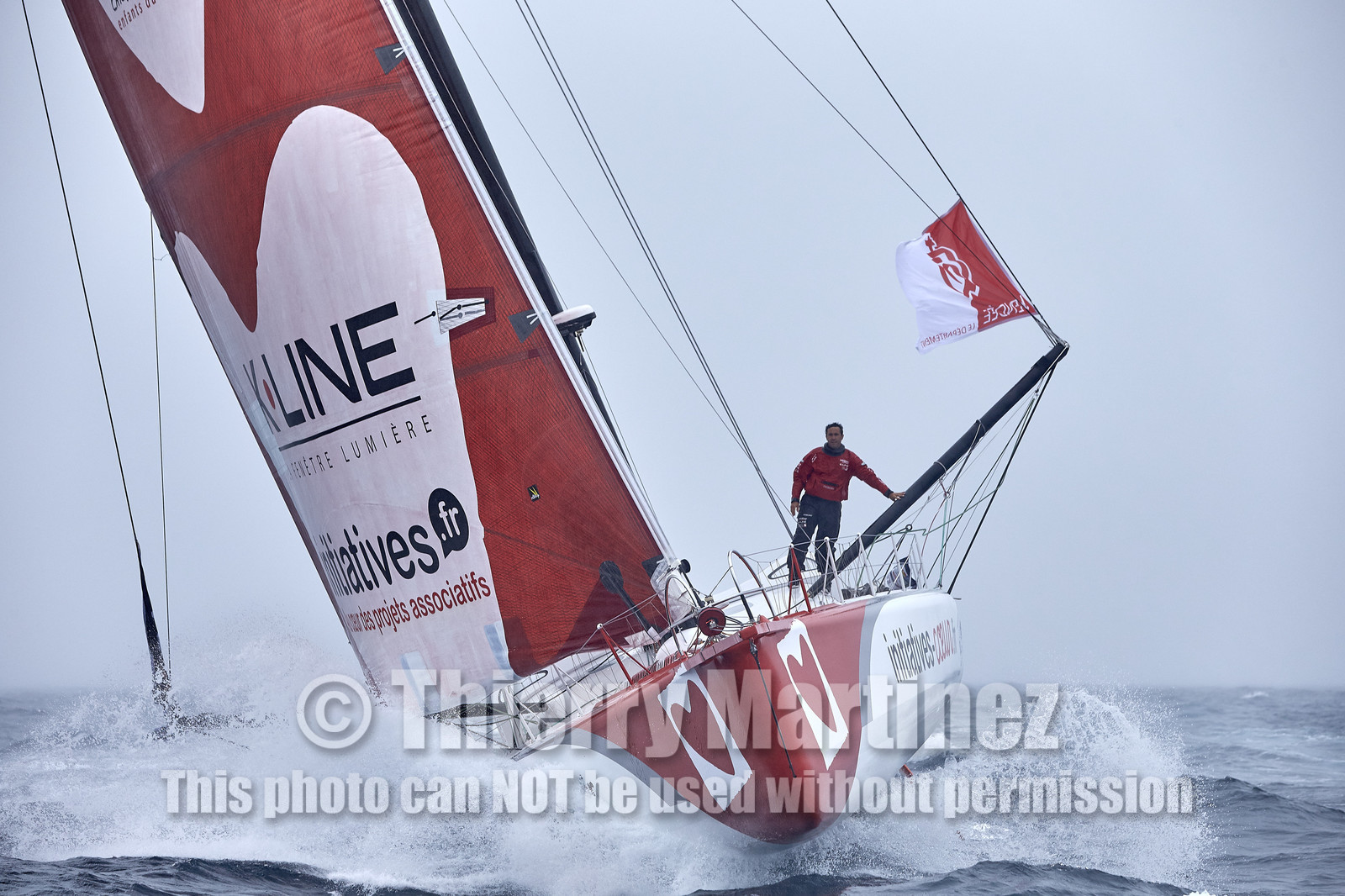 16_40318  ©Th.Martinez Sea&Co.  ILE DE GROIX - - FRANCE. 3 Août 2016. .Tanguy De Lamotte (FRA), a bord de l'IMOCA Initiatives-Coeur au large de l'Ile de Groix (FRA) en préparation du Vendée Globe 2016-17.