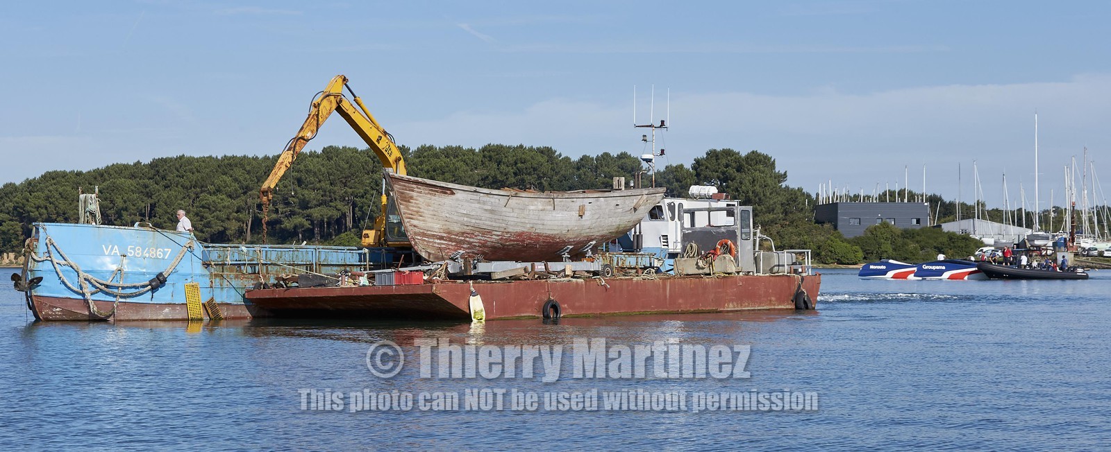 16_32035  ©Th.Martinez Sea&Co.   VANNES - FRANCE. 7 Juillet  2016. .America's Cup. Mise à l'eau de l'AC45 Turbo de Team France, à Vannes (FRA) au chantier Multiplast.