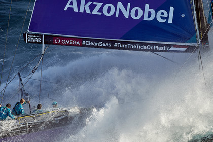 THM-17_108591_VOR-LISBON-LEG2start